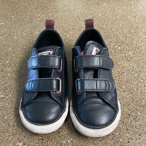 Black leather converse size 9